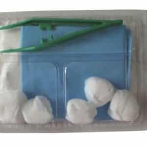 Infipost Set à pansements et de soins : 1 champ, 5 tampons, 1 pince
